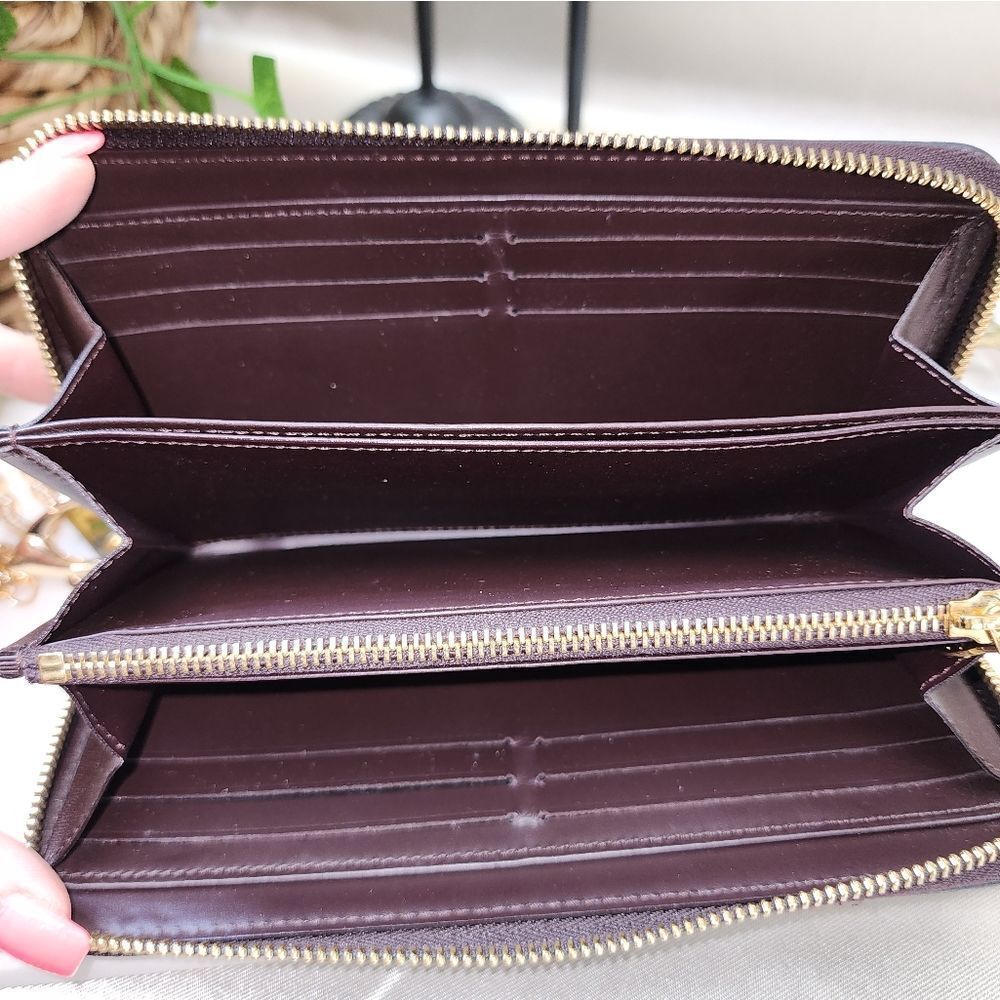 Authentic Louis Vuitton Vernis Amarante Zipper Wallet w/ Dust Bag and Box - Picture 9 of 17